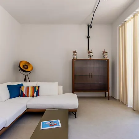 Essence Design With Pool * Marsala