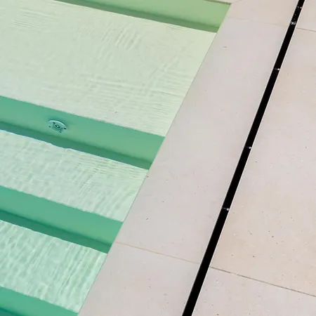 Essence Design With Pool מרסאלה