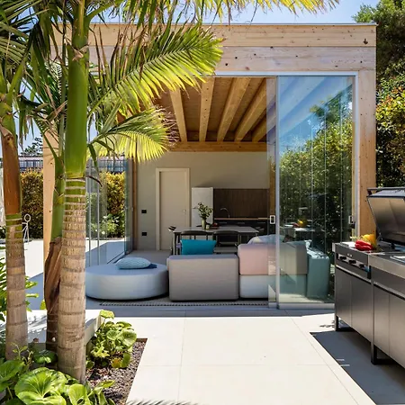 Essence Design With Pool